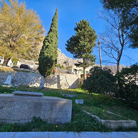 Morska Postelja - Sea Bed Apartment Omiš Екстериор снимка