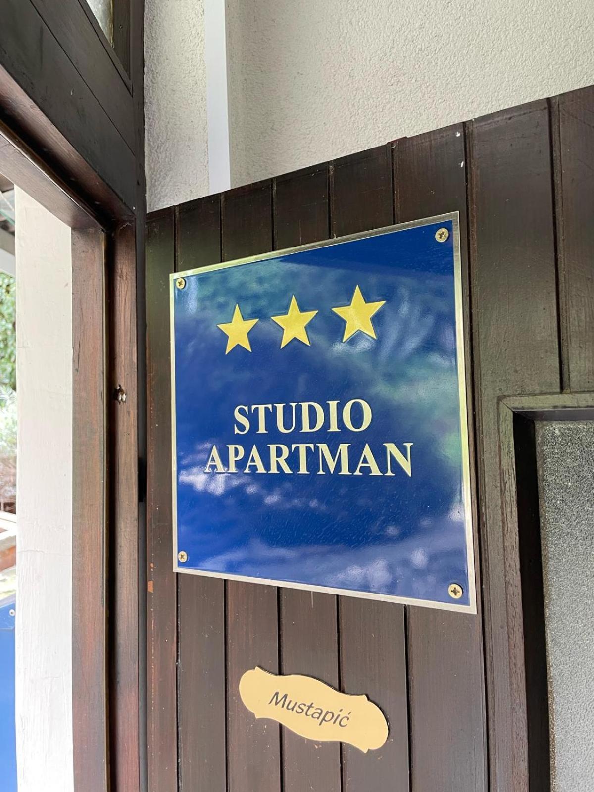 Morska Postelja - Sea Bed Apartment Omiš Екстериор снимка