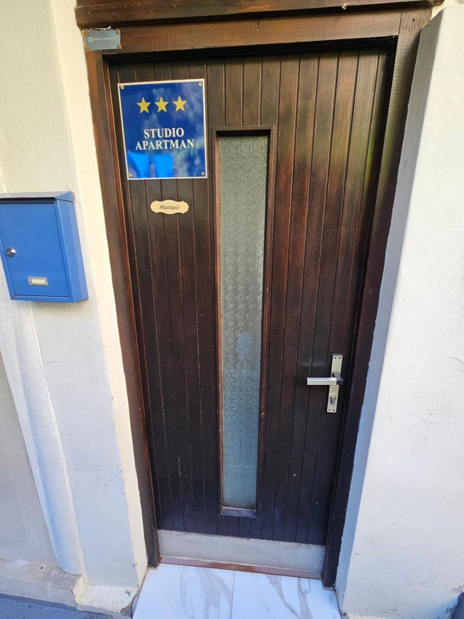 Morska Postelja - Sea Bed Apartment Omiš Екстериор снимка