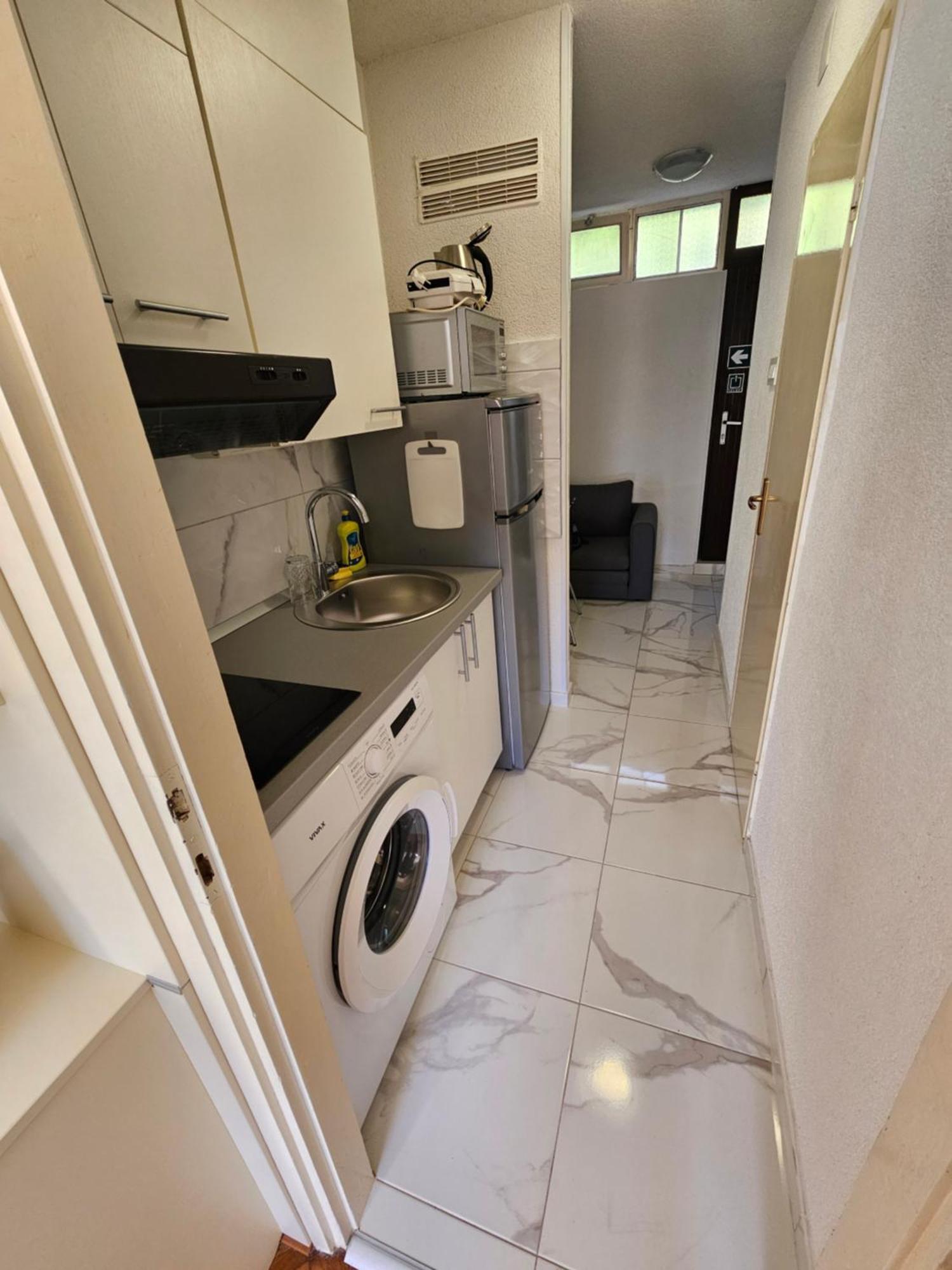 Morska Postelja - Sea Bed Apartment Omiš Екстериор снимка